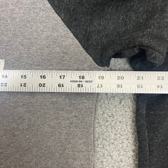 Los Angeles Lakers Fantatics Hoodie Women’s Medium Grey Pullover Sweater NBA - Picture 7 of 10